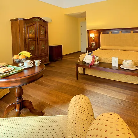 Szálloda La Plumeria Cefalù