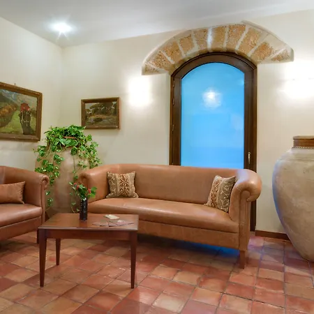 Hotel La Plumeria 4*