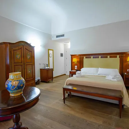 فندق La Plumeria 4*