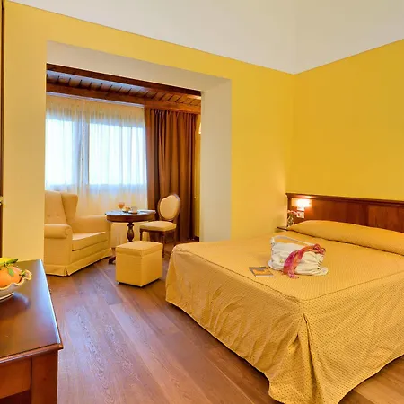 Hotel La Plumeria Cefalù
