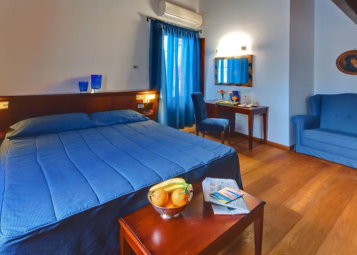 Готель La Plumeria 4*