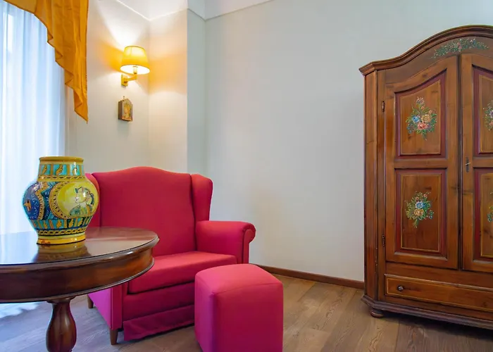 La Plumeria Готель Чефалу