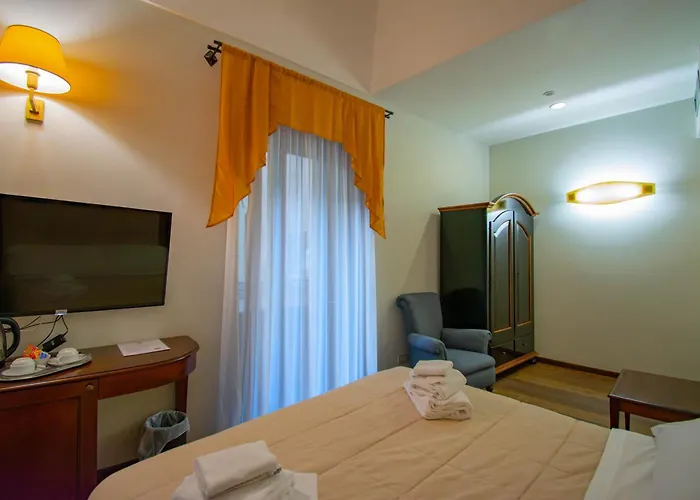 拉普露米丽雅酒店 酒店 切法卢