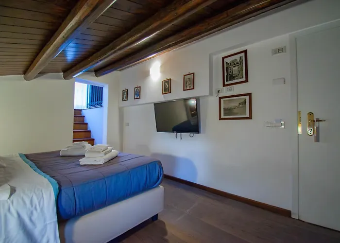 La Plumeria تْشيفالو