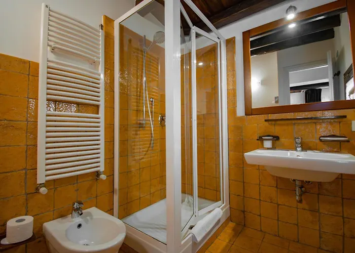 拉普露米丽雅酒店 4* 切法卢