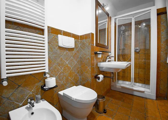 拉普露米丽雅酒店 切法卢