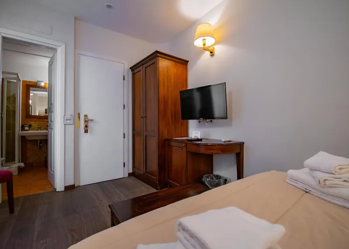 Готель La Plumeria Чефалу